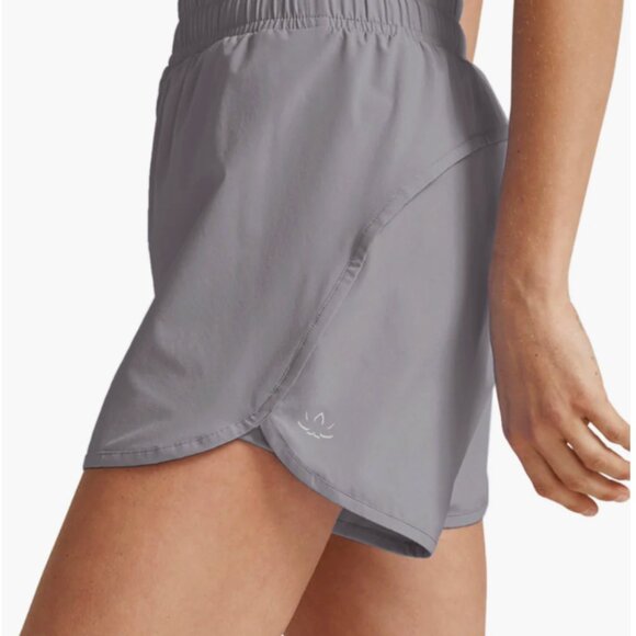 BEYOND YOGA - Stretch Woven In Stride Lined Shorts - Cloud Grey - Large - Picture 2 of 10